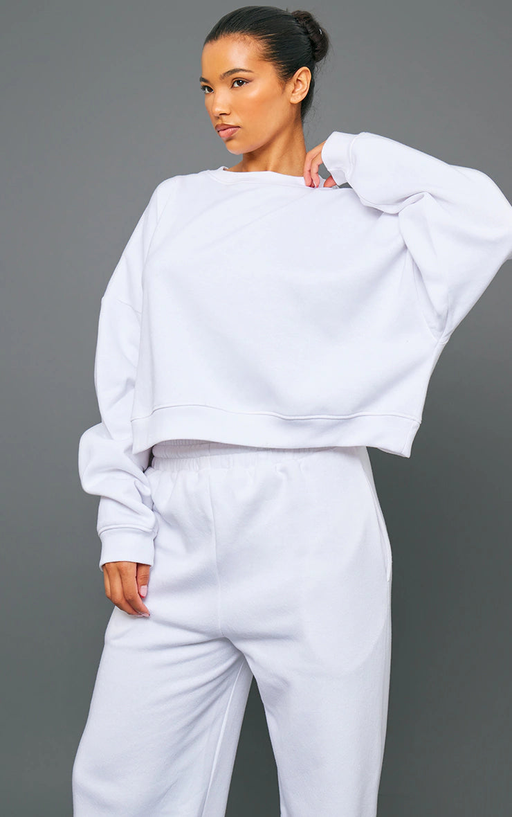 WHITE BOXY OVERSIZED SWEATSHIRT