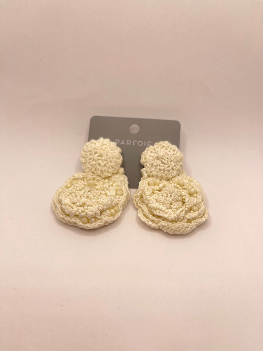 Stela flower white earrings