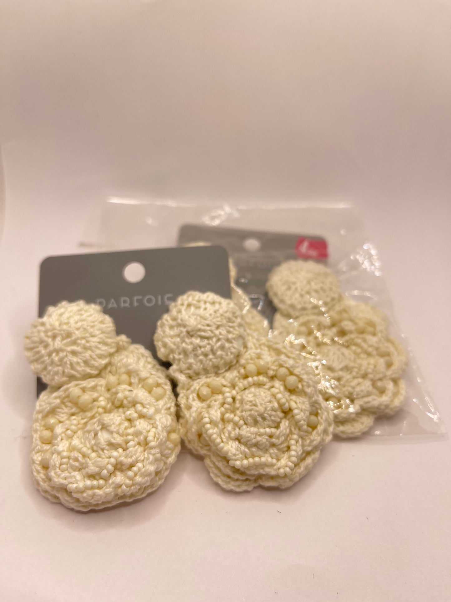 Stela flower white earrings