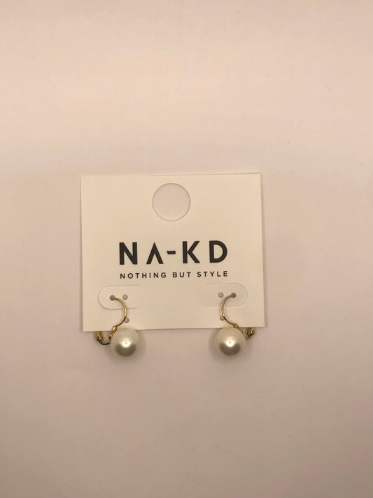 Drop Pearl Earrings