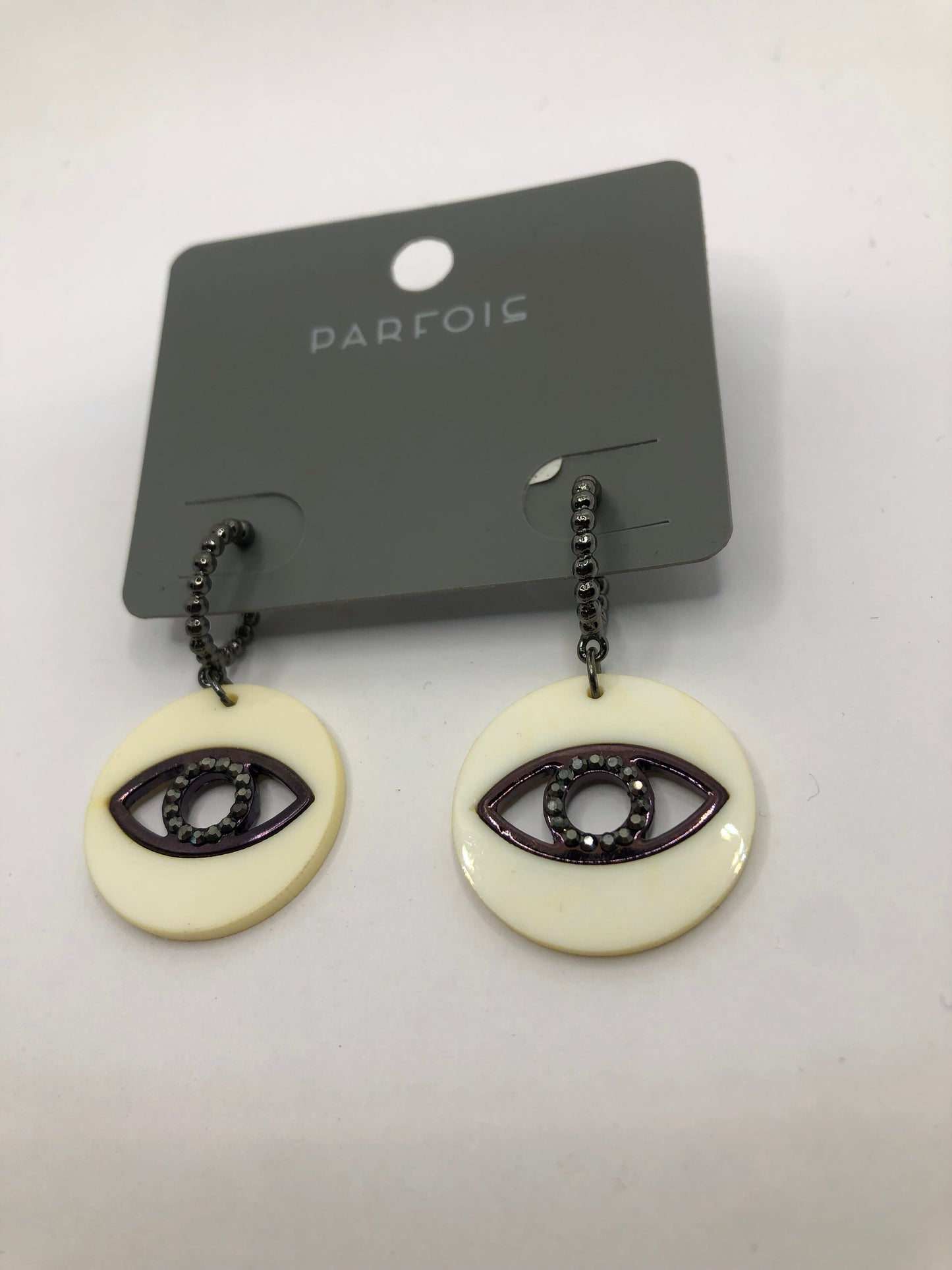 Round eye earrings