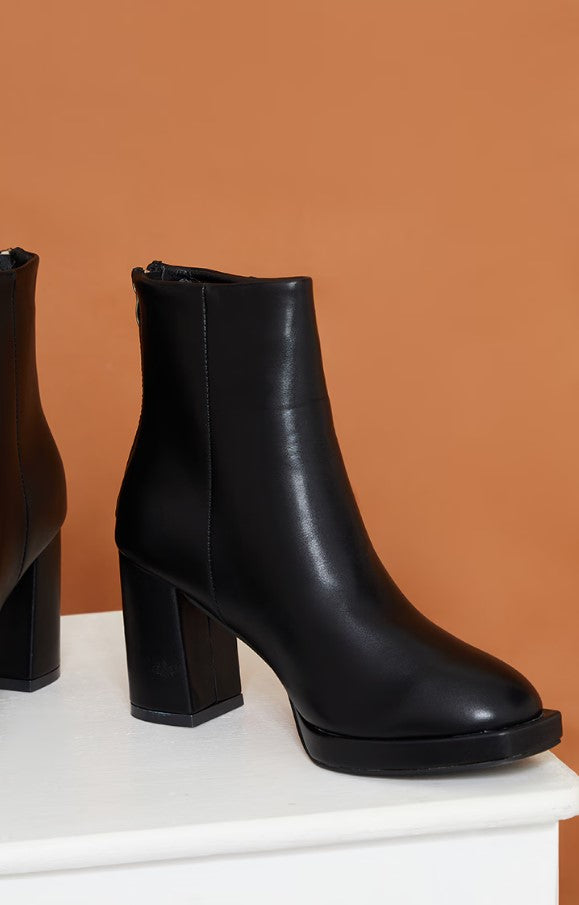 Black Slight Platform Basic Heeled Ankle Boots