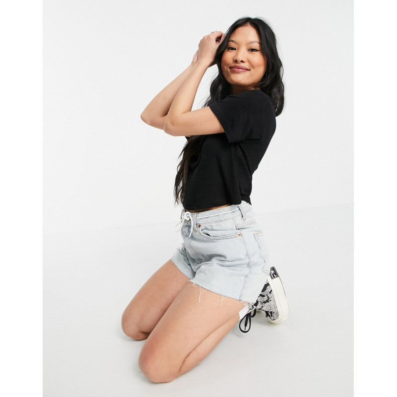 PETITE POPPER FRONT BOXY CROP T-SHIRT IN BLACK