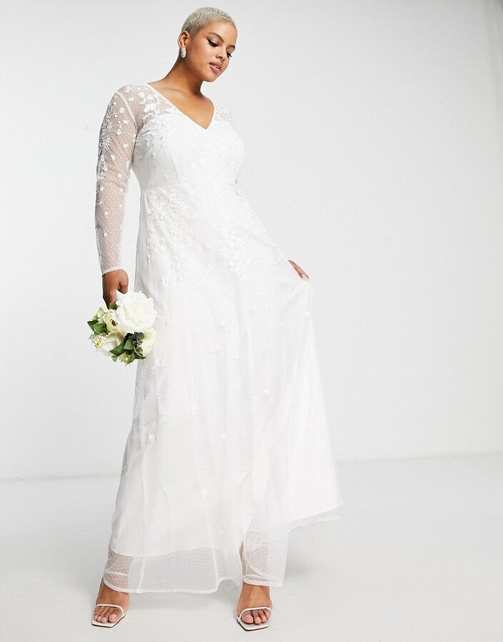 Curve Holly Embroidered V-neck Wedding Dress