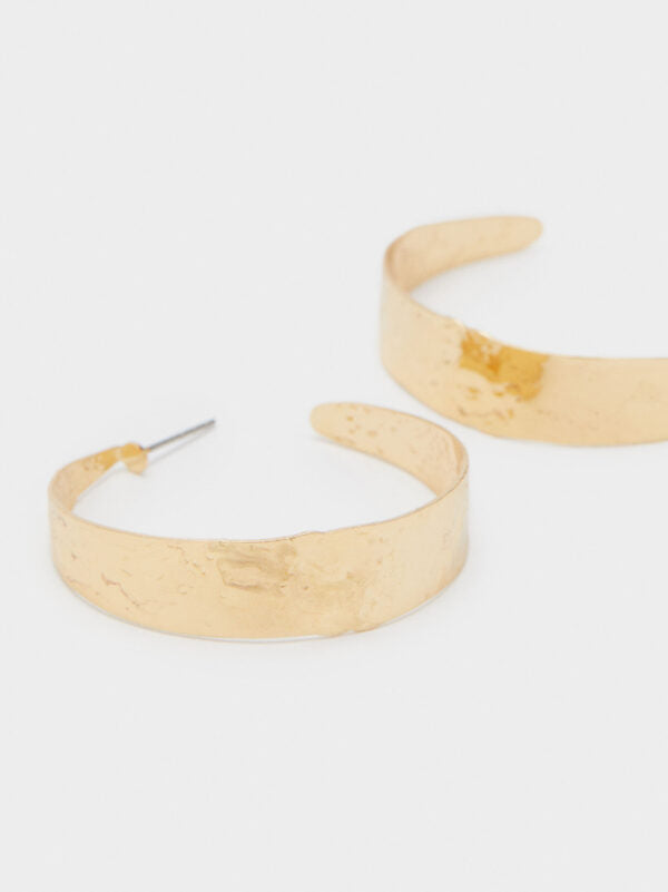 Gold medium hoop earrings