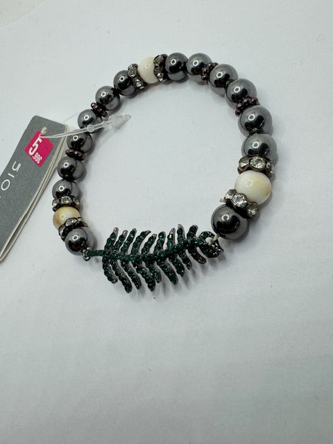 Small Pearl Green Leaf Bracelet