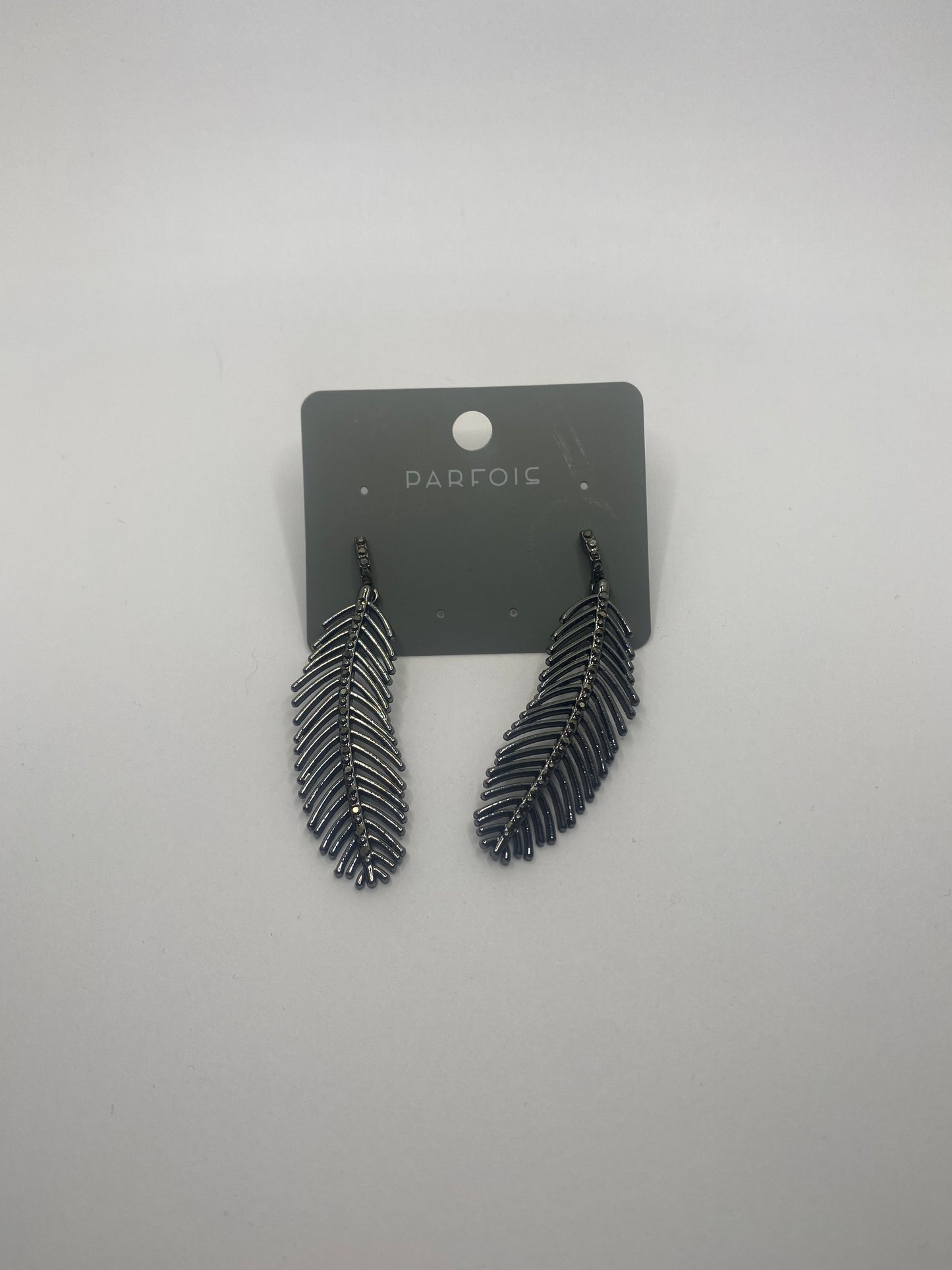 Black Metallic Leaf Stone Details Earrings