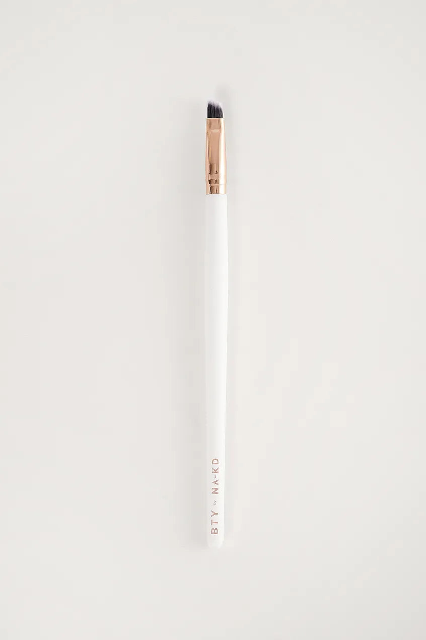 Angled Eyeshadow Brush White