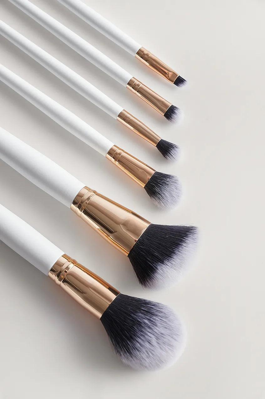 Angled Eyeshadow Brush White