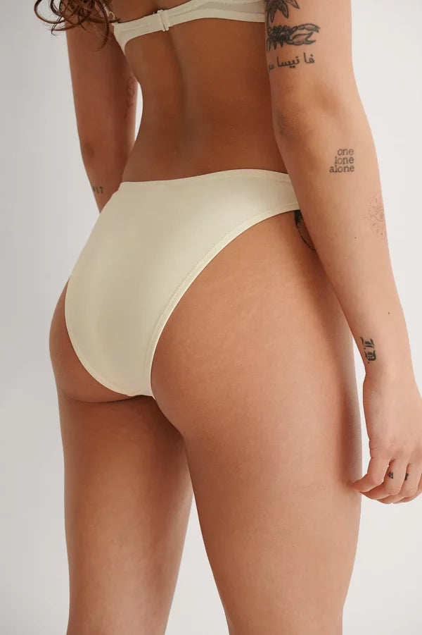 High Cut Bikini Panty Offwhite