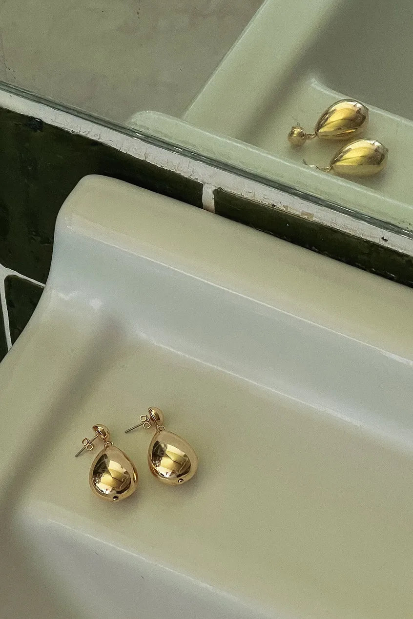 Oval Pearl Earring Gold